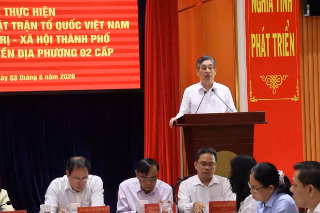 Đồng chí Nguyễn Phước Lộc, Ủy viên Trung ương Đảng, Phó Bí thư Thành ủy, Chủ tịch Ủy ban Mặt trận Tổ quốc Việt Nam Thành phố Hồ Chí Minh, phát biểu kết luận tại hội nghị. (Ảnh: VƯƠNG LÊ)