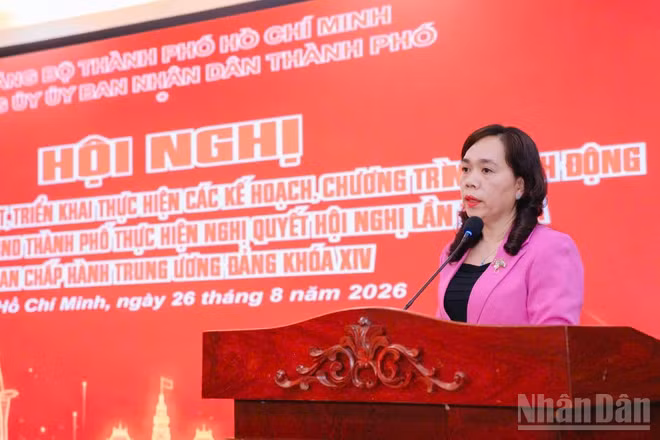 Đồng chí Nguyễn Thanh Xuân, Thành ủy viên, Phó Bí thư Đảng ủy Ủy ban nhân dân Thành phố phát biểu tại hội nghị. (Ảnh: Vương Lê)