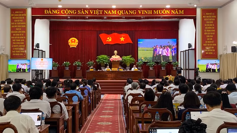 Quang cảnh kỳ họp.