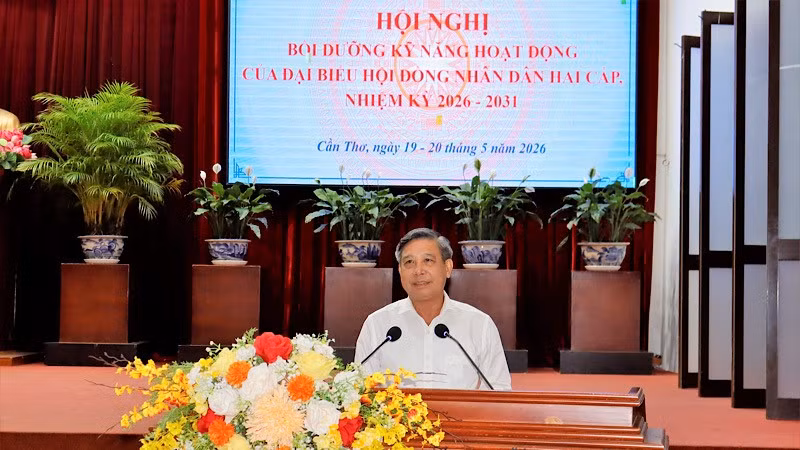 Đồng chí Đồng Văn Thanh phát biểu ý kiến tại hội nghị.