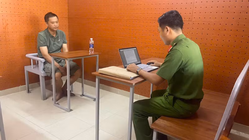 Đối tượng Cường tại cơ quan công an.