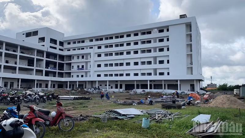 Nhà thầu tập trung thi công Bệnh viện Ung bướu Cần Thơ.