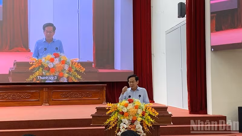 Bí thư Thành ủy Cần Thơ Đỗ Thanh Bình phát biểu tại hội nghị. (Ảnh: THANH TÂM)