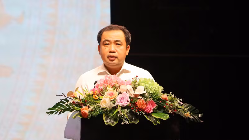 Đồng chí Trần Đức Thắng, Bí thư Thành ủy Hà Nội phát biểu tại hội nghị.