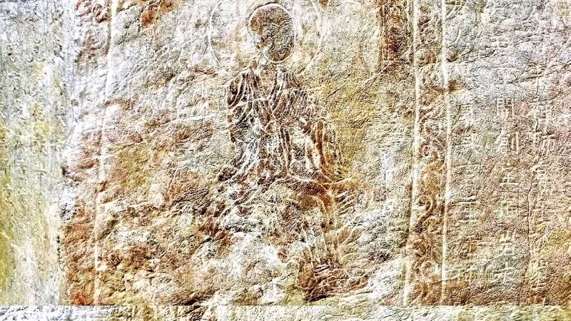 Một số tranh khắc vị La Hán trên vách động Liên Hoa, chùa Phong Phú, tỉnh Ninh Bình.
