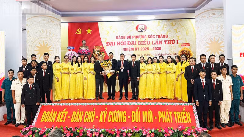 Ban chấp hành mới ra mắt tại đại hội.