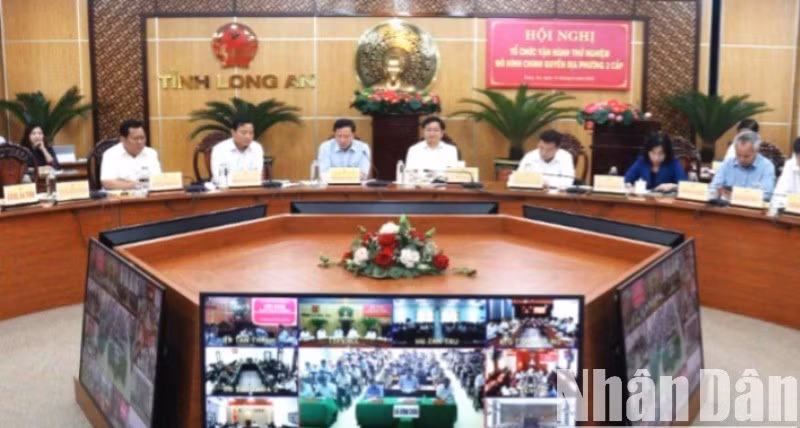 Hội nghị tổ chức vận hành chính quyền thử nghiệm mô hình chính quyền địa phương 2 cấp.