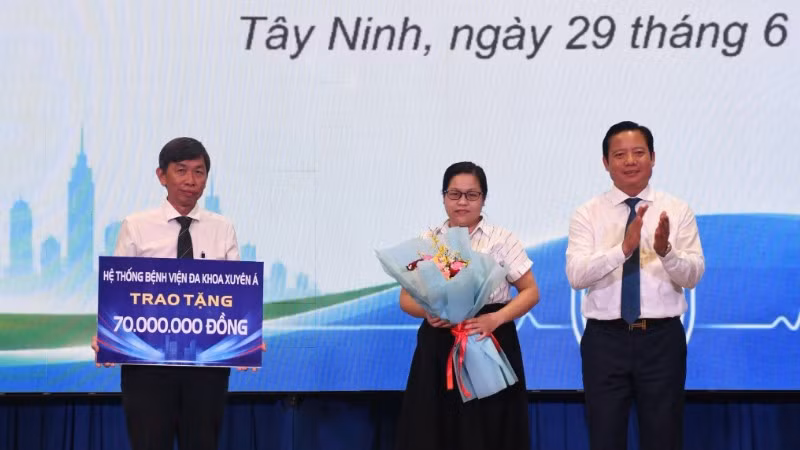 z7988340282058-31563680861409e057fa917cdb4a38a3-519.jpg