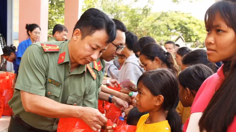anh-5v-7027.jpg