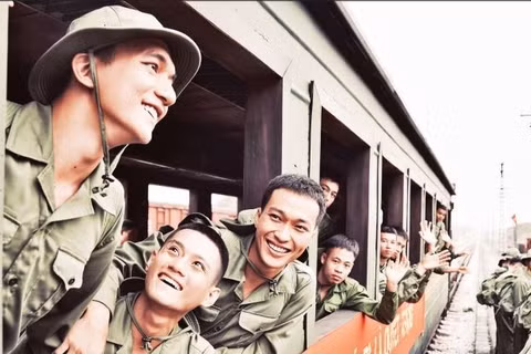 Hình ảnh trong bộ phim “Mưa đỏ”. (Ảnh: Nhà sản xuất)