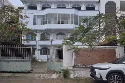 Các địa phương đang đẩy nhanh rà soát, xử lý nhà, đất công dôi dư sau sắp xếp tổ chức bộ máy. (Ảnh: TTXVN) 
