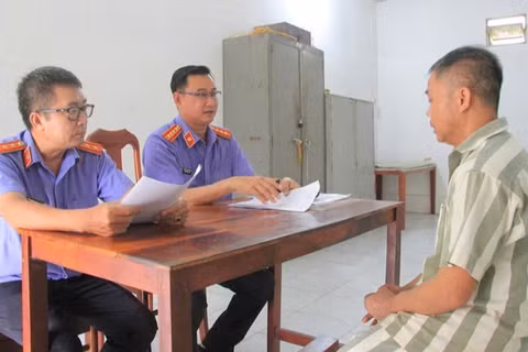 Vụ 7, Viện Kiểm sát nhân dân tối cao thông tin với bị án về nội dung Quyết định kháng nghị Giám đốc thẩm . (Ảnh: XUÂN TRƯỜNG)