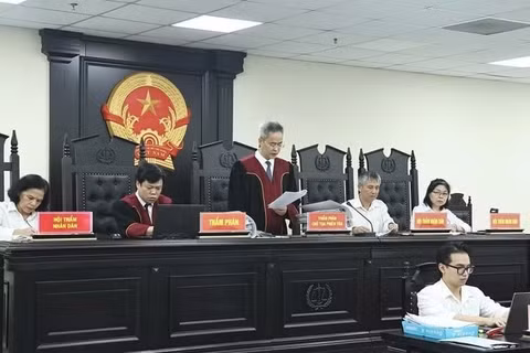Hội đồng xét xử phiên sơ thẩm. (Ảnh: M.H)