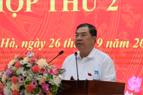 Đồng chí Phạm Gia Túc tiếp thu và giải trình các ý kiến, kiến nghị của cử tri. (Ảnh: NT)