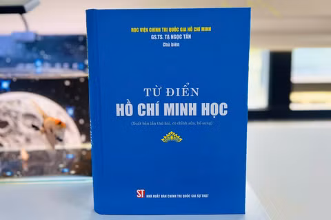 Cuốn sách Từ điển Hồ Chí Minh học (xuất bản lần thứ hai, có chỉnh sửa, bổ sung). (Ảnh: Nhà xuất bản Chính trị quốc gia Sự thật)