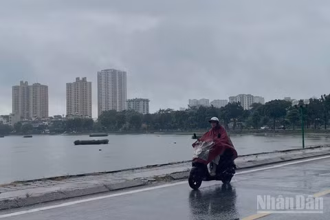 Dự báo khu vực Hà Nội có mưa rào và dông vài nơi. (Ảnh minh họa: Đ.T)