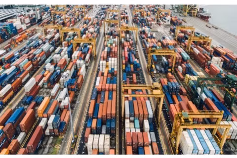 Hệ thống cảng biển, logistics và vận tải hàng hóa là những mắt xích quan trọng trong chuỗi cung ứng của các trung tâm sản xuất phía bắc. (Nguồn ảnh: Masterise)