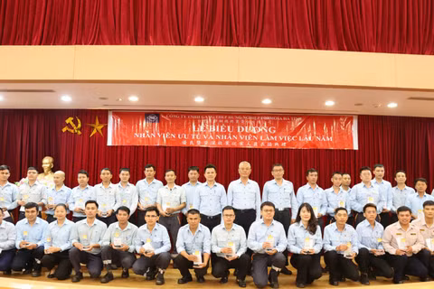 Bằng nhiều chính sách đãi ngộ, chăm lo đời sống thiết thực, Công ty TNHH Gang thép Hưng Nghiệp Formosa Hà Tĩnh (FHS) đã hiện thực hoá phương châm người lao động là tài sản quý giá nhất và là động lực cốt lõi cho sự phát triển bền vững.