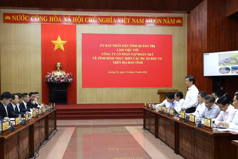 Quang cảnh buổi làm việc giữa Ủy ban nhân dân tỉnh Quảng Trị và Tập đoàn T&T. (Ảnh: ANH CHIẾN)