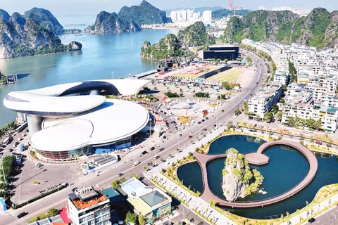 Một góc thành phố Quảng Ninh. (Ảnh: PHƯƠNG TRÀ)