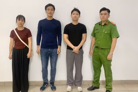 Ba đối tượng bị khởi tố trong đường dây livestream bán mỹ phẩm rởm. (Ảnh: Công an thành phố Đồng Nai cung cấp)