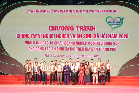 ROX Group là một trong 20 tổ chức, doanh nghiệp được vinh danh vì đóng góp cho công tác an sinh xã hội tại Hà Nội. (Ảnh: ROX )
