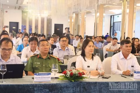 Các đại biểu tham dự hội nghị. (Ảnh: VŨ TÂN)