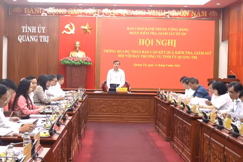 Đồng chí Đoàn Minh Huấn, Ủy viên Bộ Chính trị, Giám đốc Học viện Chính trị quốc gia Hồ Chí Minh, Trưởng Đoàn Kiểm tra, giám sát số 236 phát biểu kết luận hội nghị. (Ảnh: HG)