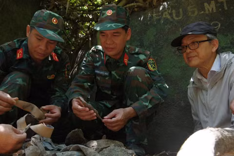 Phát hiện nhiều di vật, nghi của Đội Phẫu 5, Quân y Mặt trận 4 Quảng Đà. (Ảnh: QUANG CƯỜNG)