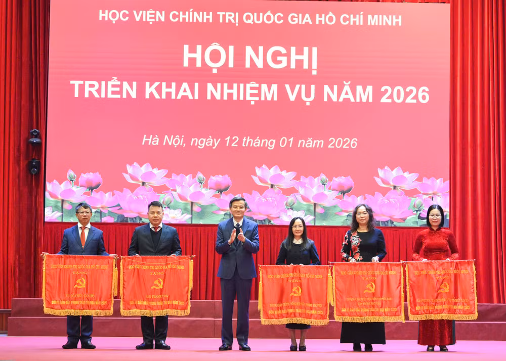 gen-h-1201-co-chuan.jpg
