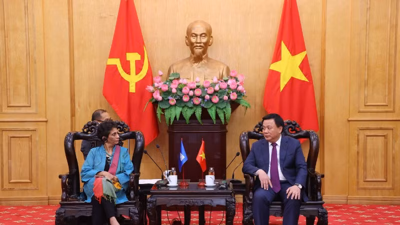 Đồng chí Nguyễn Xuân Thắng, Ủy viên Bộ Chính trị, Giám đốc Học viện Chính trị quốc gia Hồ Chí Minh, Chủ tịch Hội đồng Lý luận Trung ương tiếp bà Kanni Wignaraja, Trợ lý Tổng Thư ký Liên Hợp quốc, Trợ lý Tổng Giám đốc UNDP và Giám đốc Văn phòng UNDP khu vực châu Á-Thái Bình Dương.