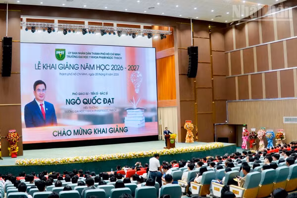 Quang cảnh lễ khai giảng năm học 2026-2027 tại Trường đại học Y khoa Phạm Ngọc Thạch. (Ảnh: THÀNH LÊ)