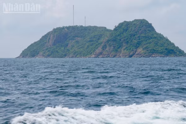 Đảo Hòn Chuối thuộc xã Sông Đốc, tỉnh Cà Mau. (Ảnh: LÊ THÀNH)