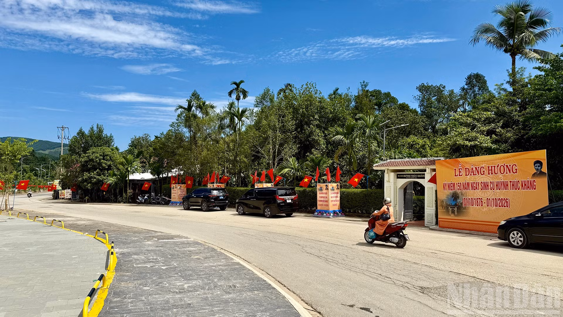 Mọi công tác chuẩn bị cho Lễ dâng hương, dâng hoa nhằm tưởng niệm và tri ân cụ Huỳnh Thúc Kháng bảo đảm tổ chức chu đáo. (Ảnh: QV)