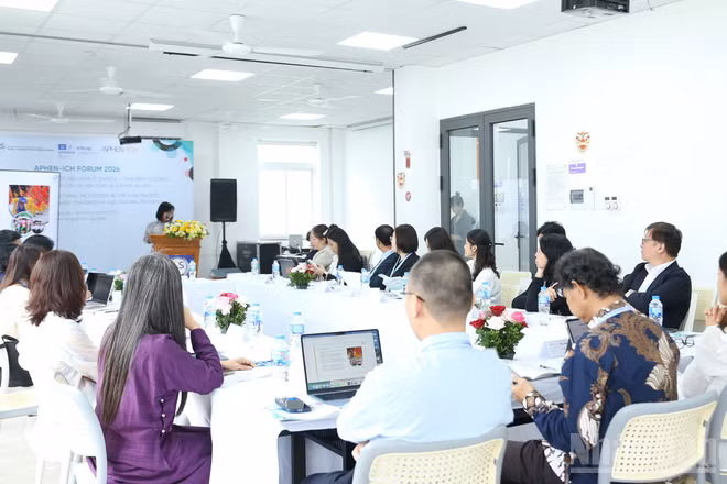 Diễn đàn thu hút sự quan tâm, tham gia thảo luận của các nhà khoa học trong và ngoài nước. (Ảnh: VNU-SIS)