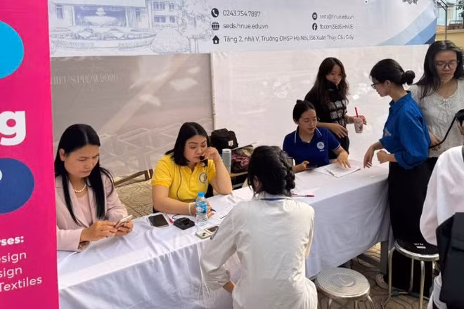 Các trường thông tin kịp thời, đầy đủ về các ngành, nghề, công tác tuyển sinh đại học, cao đẳng.