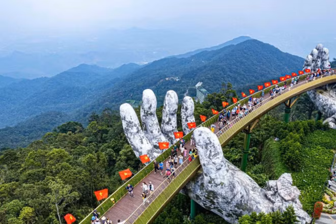 Việc mở mới và tăng tần suất các đường bay là tín hiệu tích cực đối với ngành du lịch Đà Nẵng trong năm 2026. (Ảnh: TTXVN)