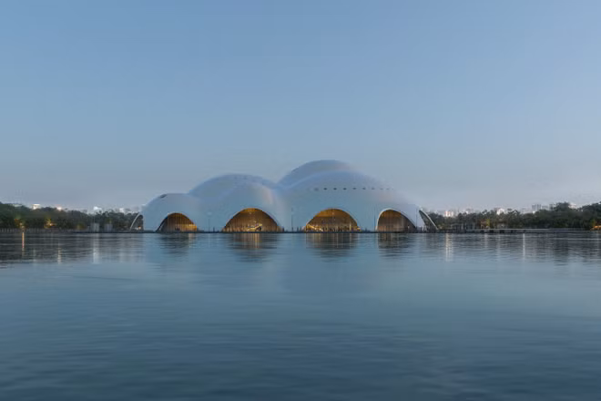 Kiến trúc độc đáo của Nhà hát Opera Hà Nội.