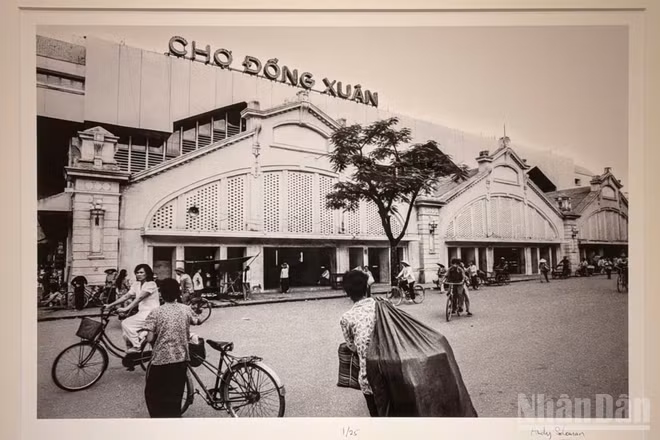 "Chợ Đồng Xuân" trong ký ức của Andy Soloman vẫn luôn nhộn nhịp và tấp nập. (Ảnh: CHIÊU ANH)