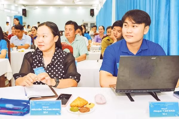 Lớp tập huấn cập nhật kỹ năng số thí điểm cho lãnh đạo, cán bộ làm công tác Mặt trận, các tổ chức chính trị-xã hội trên địa bàn xã Bình Lợi.