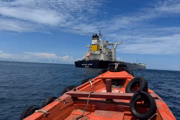 Tàu Merchant Mariner bị sự cố cách khu neo Dung Quất khoảng 15 hải lý. (Ảnh: ĐN)