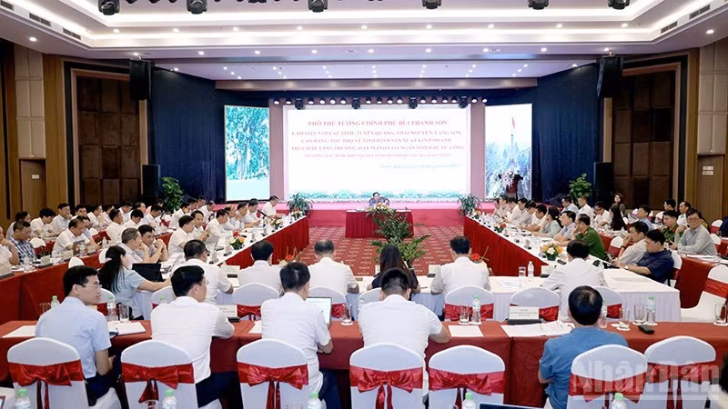 quangcanh.jpg