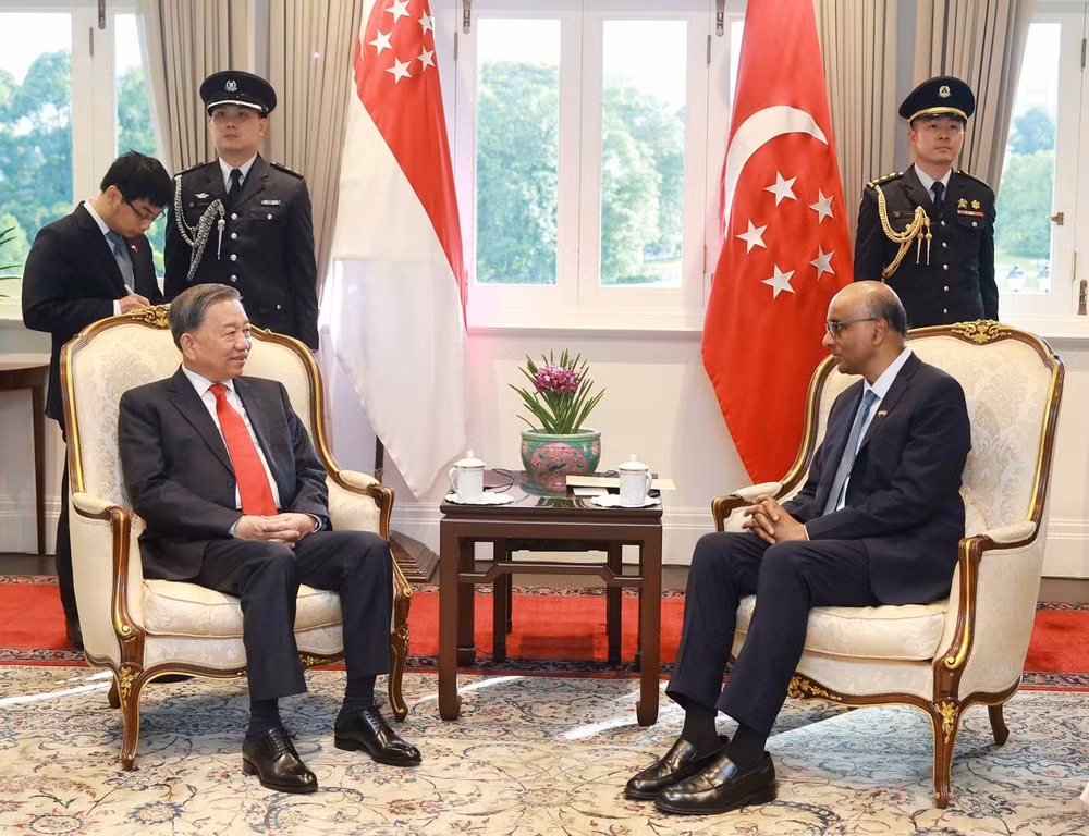 Trong chương trình thăm chính thức Singapore, ngày 12/3/2025, Tổng Bí thư Tô Lâm hội kiến Tổng thống Singapore Tharman Shanmugaratnam. (Ảnh: TTXVN)