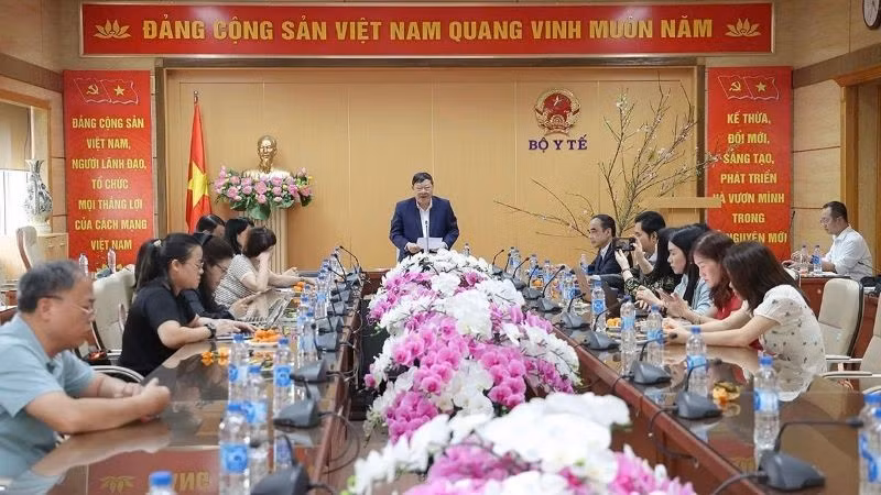 Đại diện Hội đồng Y khoa Quốc gia trao đổi với các cơ quan báo chí.