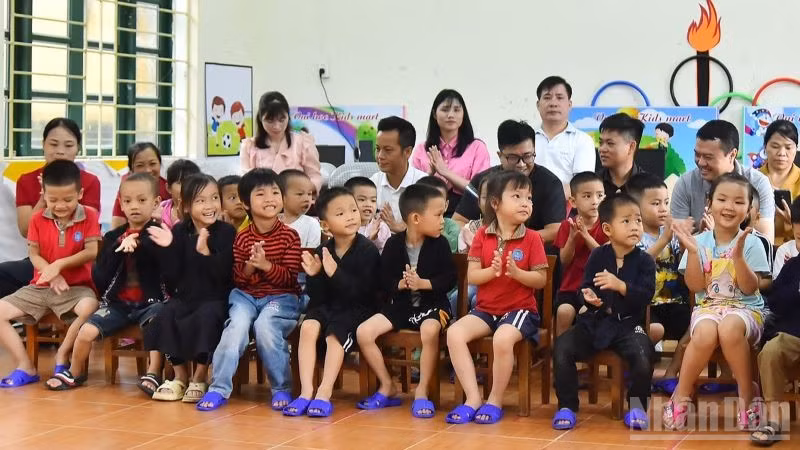Nụ cười trẻ thơ trong một lớp mầm non trên địa bàn miền núi phía bắc. (Ảnh: PV)