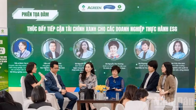 Các diễn giả tại tọa đàm. (Ảnh: HNV)