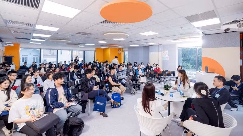 Các chia sẻ giúp học sinh có định hướng rõ ràng hơn để xác định con đường học tập phù hợp với mình. (Ảnh: Hội đồng Anh tại Việt Nam)