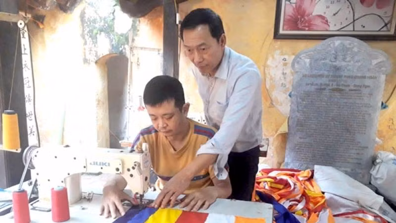 Chăm lo vấn đề việc làm cho người khuyết tật là cách thức hiệu quả nhất giúp họ hòa nhập cộng đồng nhanh, bền vững. (Ảnh: PV)
