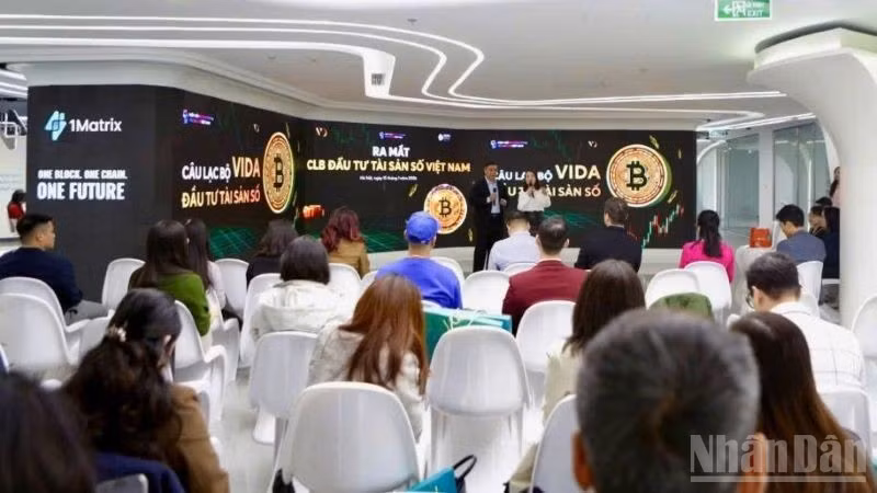 Sự kiện thu hút sự tham dự của hơn 100 khách mời, mở ra không gian đối thoại về tri thức, trách nhiệm và tương lai của thị trường tài sản số. (Ảnh: PV)