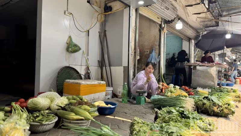 Đã đến lúc phải chính thức hóa khu vực phi chính thức. (Ảnh: HNV)